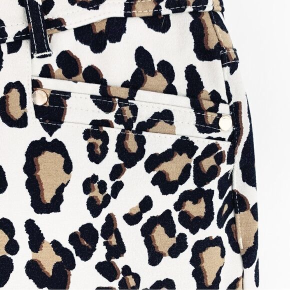 Chico's  So Slimming Leopard Print‎ Stretch Ankle Pants Size .5 - Picture 7 of 15